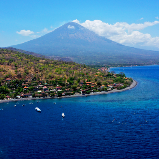 Ø og vand og vulkan